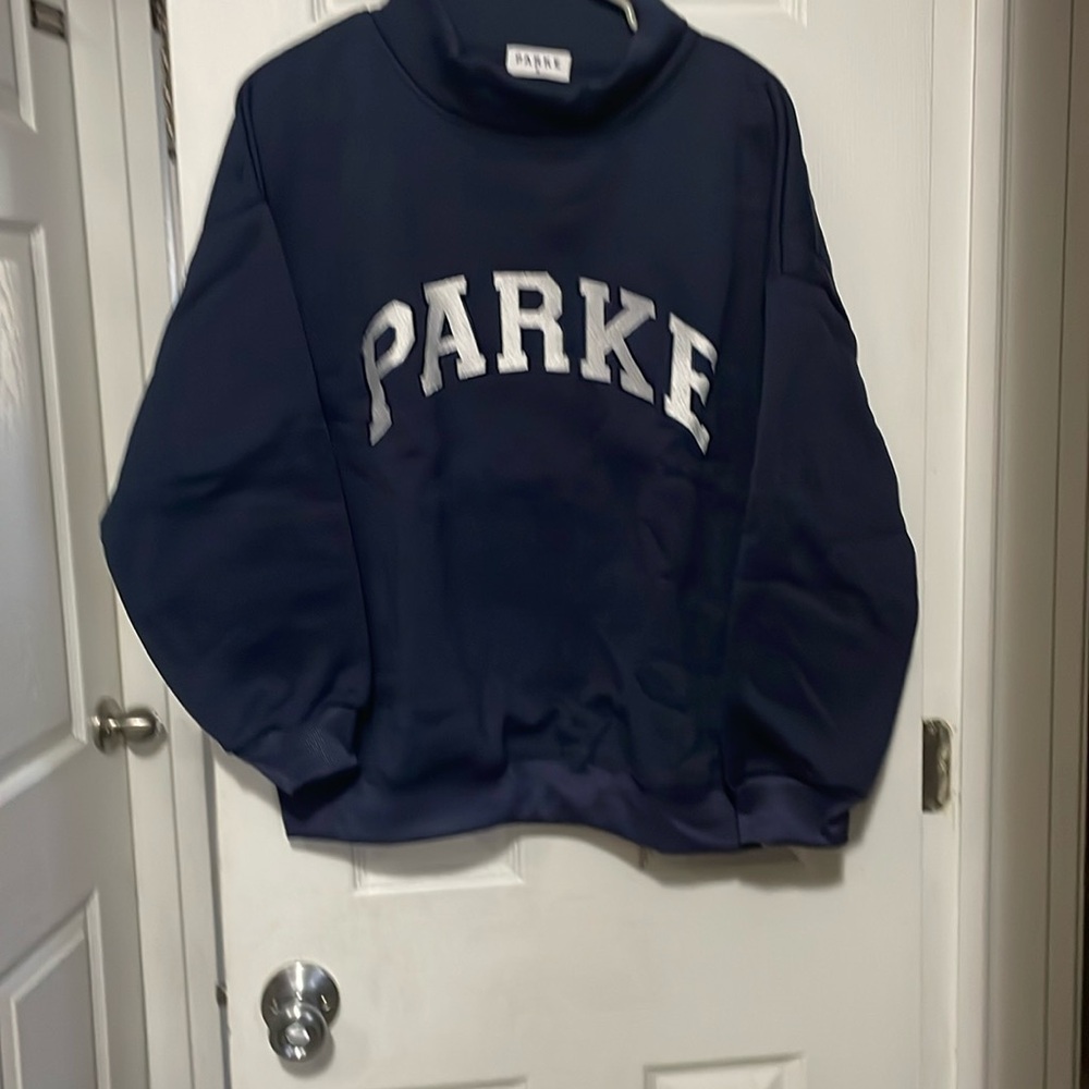 New sweatshirt size medium to large